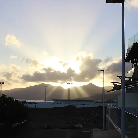 La Vela * Tías